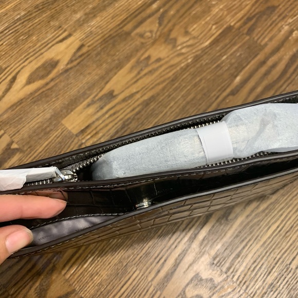 NWT Gun metal Michael Kors clutch / crossbody - Picture 2 of 3